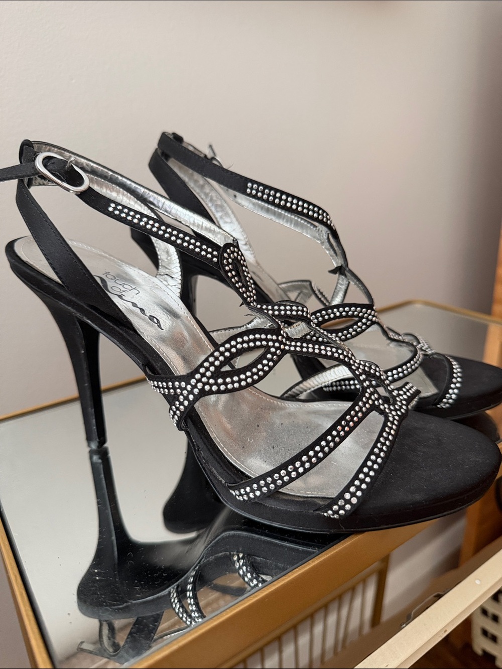 NINA SIZE 8 BLACK SATIN STILETTO SILVER STUD DETAIL  ANKLE WRAP